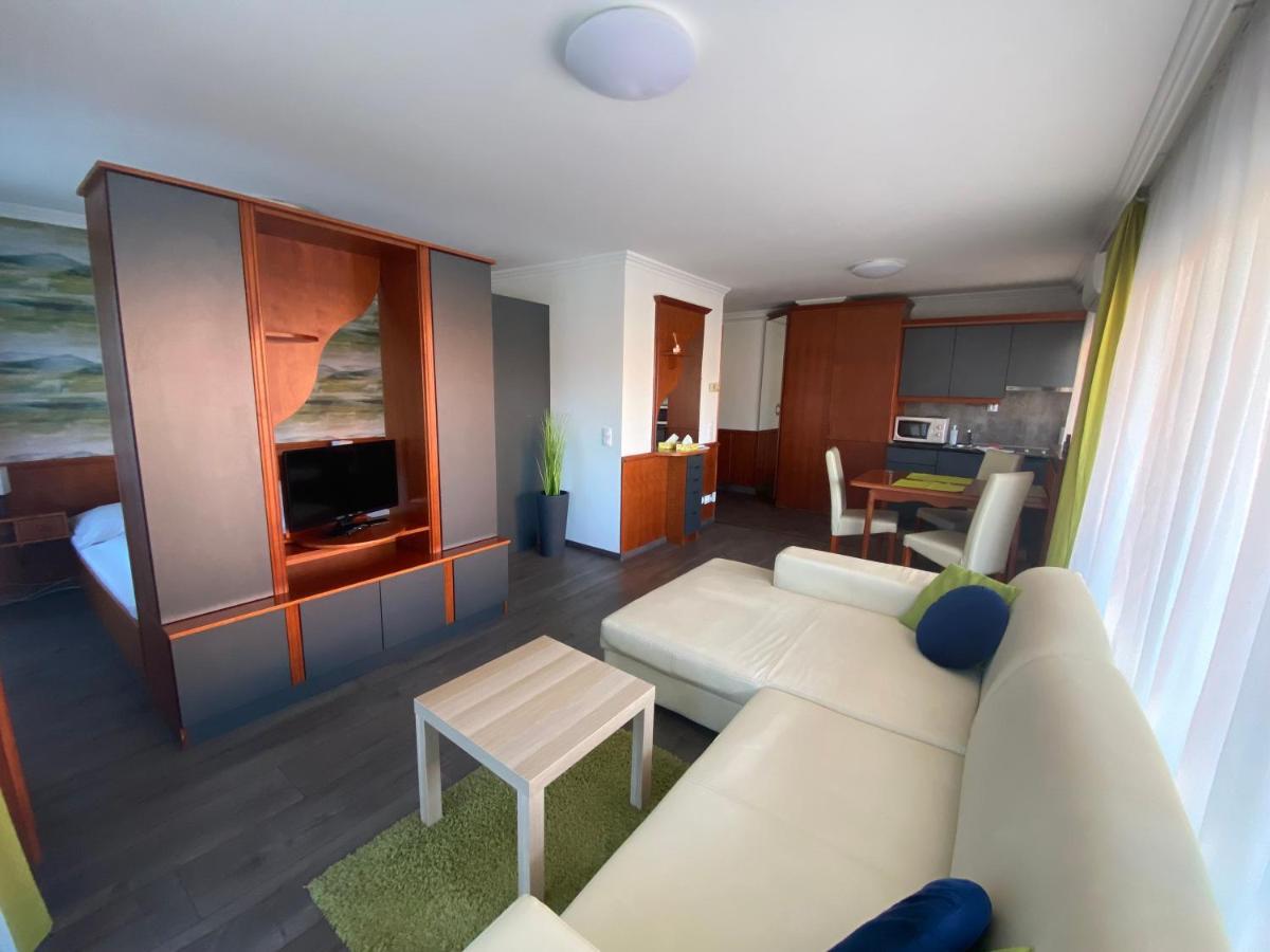 Hévíz Cafe Relax Apartments מראה חיצוני תמונה