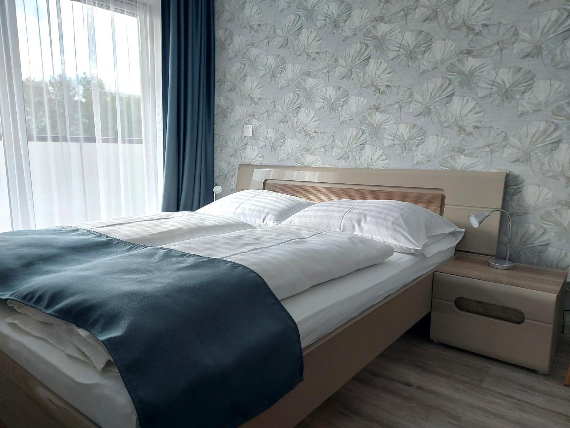 Hévíz Cafe Relax Apartments מראה חיצוני תמונה