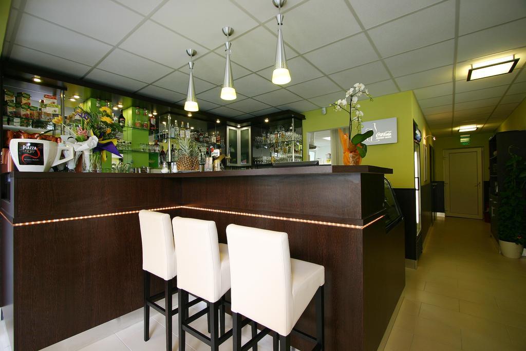 Hévíz Cafe Relax Apartments מראה חיצוני תמונה